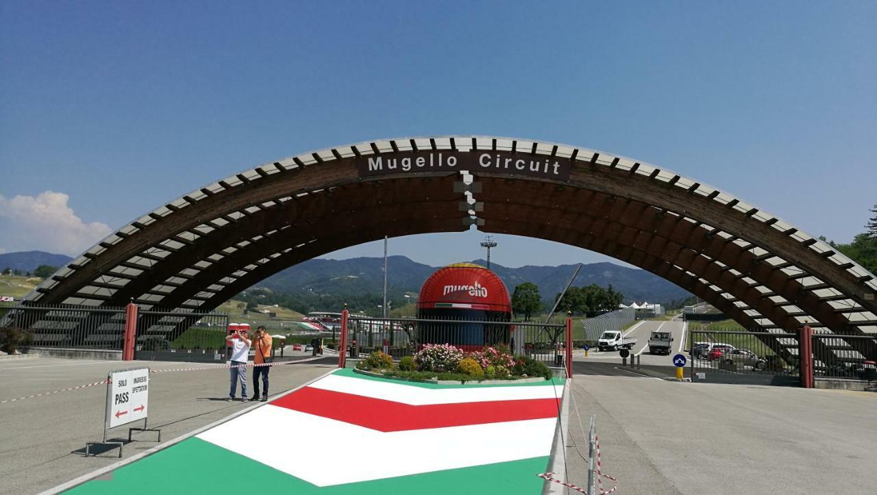 Attico A Barberino Di Mugello Apartment ภายนอก รูปภาพ